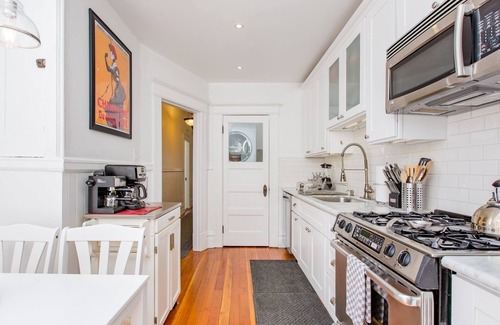 Nob Hill Condo | Glam Nob Hill - Centrally Located Cozy Haven