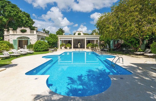 Little Battaleys Villa | Glamorous Beachfront Estate - Leamington Pavilion