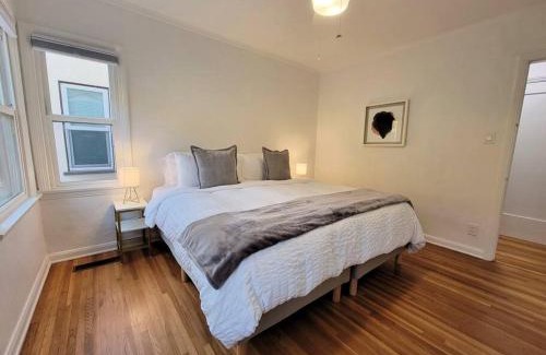 Carthay Circle House | Glamorous Getaway: Exclusive 1BR LA Hotspots