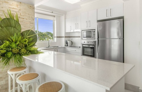 Burleigh Heads Apartment | Glamorous Unit with Pools, Balcony & Ocean Vistas