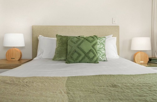 Burleigh Heads Apartment | Glamorous Unit with Pools, Balcony & Ocean Vistas