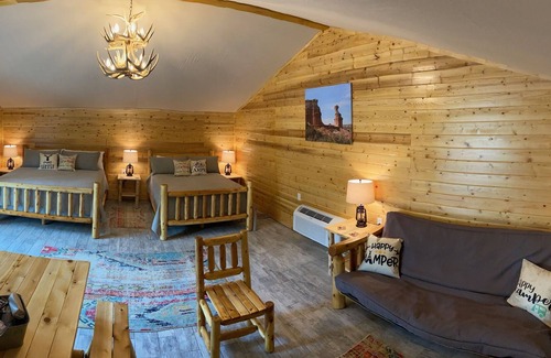 Wayside House | Glamping Cabins in Palo Duro Canyon State Park