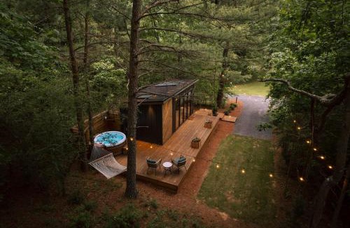 Guntersville House | Glamping cottage with glass front and hot tub!