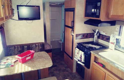 Wills Point RV Rental | Glamping, Fire pits, grills and Lakes.