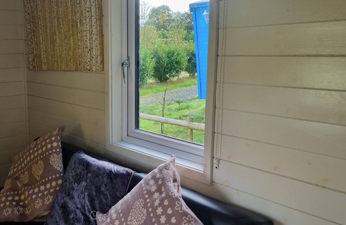 Kingswood Cottage | Glamping Hut - Riverview 5