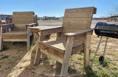 West Odessa House | Glamping in Style - Queen - Mini-Split - Workspace