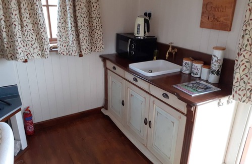 Chippenham Cabin | Glamping in Wiltshire in our luxury Shepherds Hut