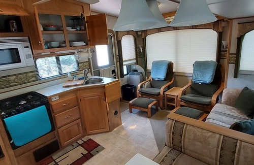 Estes Park House | Glamping near Rocky Mountain National ParknDogs, Cool Nights, and S'mores!n