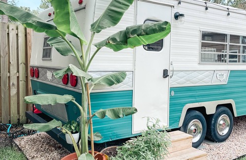 Murraysville House | Glamping near the Beach - Book the Holiday Homestead Today!