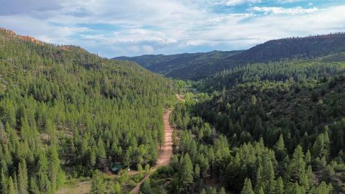 Mammoth Creek Hotel | Glamping near Zion & Bryce For Family and Friends