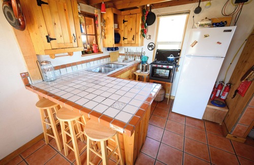 Fredonia Cabin | Glamping, off-grid adventure at peace-friendly cabin on 10 acres w/STARGAZING!