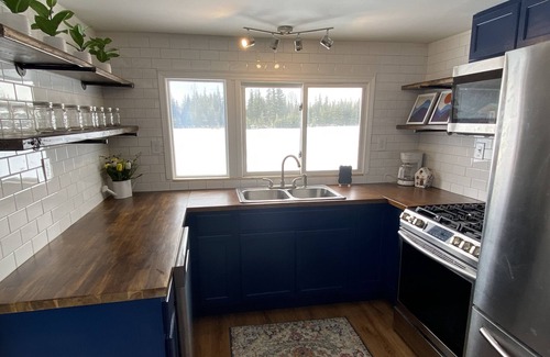 Kenai RV Rental | Glamping Tent 2 @ Moose Tracks Lodging
