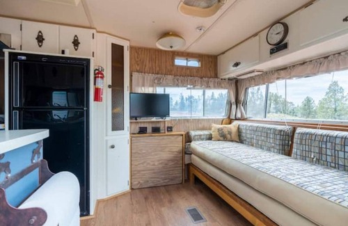 Redmond House | Glamping with a view, but get out and enjoy.