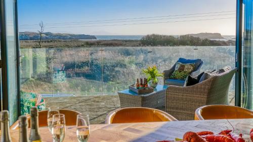 Rhoscolyn House | Glan Towyn