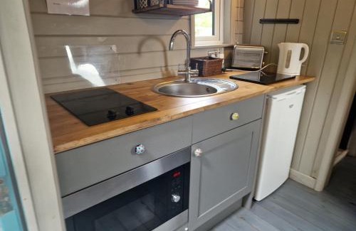 Llanfair Caereinion House | Glan yr Afon Dau - Relax Recuperate Hot Tub