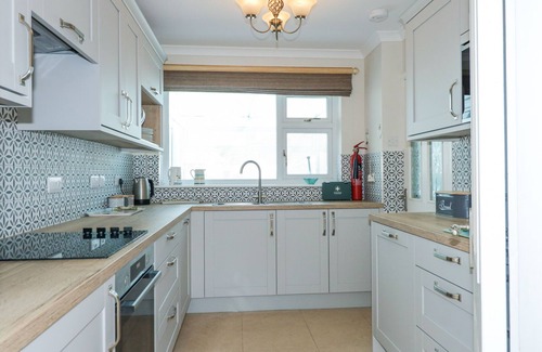 Morfa Bychan Cottage | GLANAIG, pet friendly, character holiday cottage in Morfa Bychan
