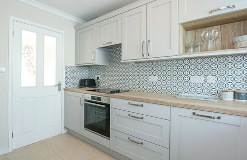 Morfa Bychan Cottage | GLANAIG, pet friendly, character holiday cottage in Morfa Bychan