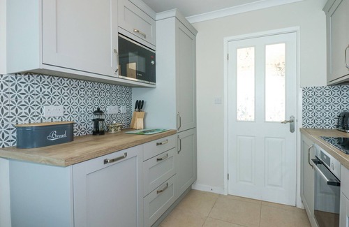 Morfa Bychan Cottage | GLANAIG, pet friendly, character holiday cottage in Morfa Bychan