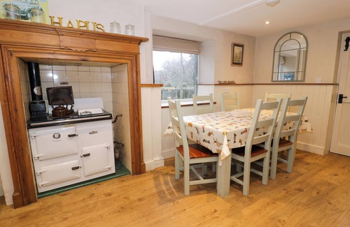 Llanbedr Cottage | GLANDWR COTTAGE, pet friendly, character holiday cottage in Llanbedr