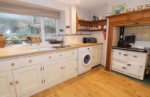 Llanbedr Cottage | GLANDWR COTTAGE, pet friendly, character holiday cottage in Llanbedr