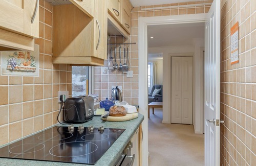 Polruan Apartment | Glanmor South - Two Bedroom Apartment, Sleeps 3