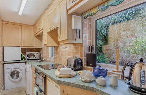 Polruan Apartment | Glanmor South - Two Bedroom Apartment, Sleeps 3