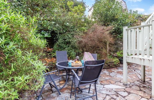 Polruan Apartment | Glanmor South - Two Bedroom Apartment, Sleeps 3