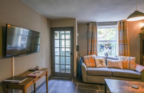 Machynlleth House | Glanyant Cottage