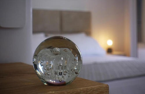 Karavostasis Apartment | GLAROS luxury apartments in folegandros