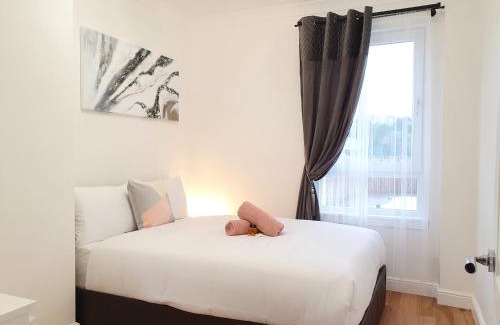 Glasgow Apartment | Glasgow Comfortable and Modern 3 Bedroom Mid Terraced Villa