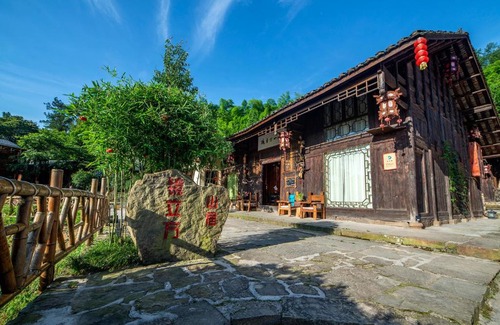 Wulingyuan House | Glass Cube Guesthouse