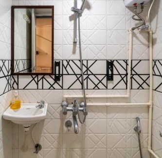 Pali Hill Apartment | Glass House 1BHK Khar W by The Bombay Home Company