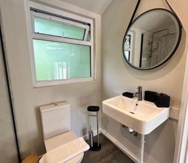 Blandford Saint Mary Apartment | Glass House with Private Hottub