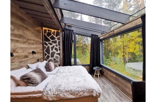Laukaa Cottage | Glass Igloos - Lasisviitti