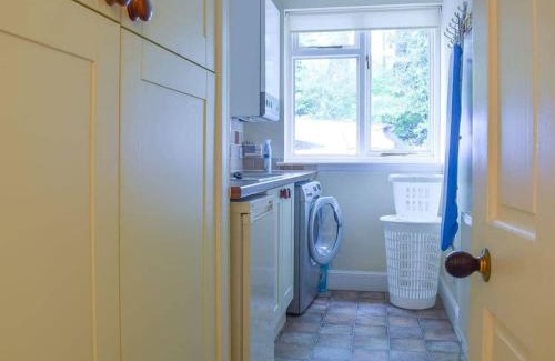 Perth House | Glebe Cottage, Scone