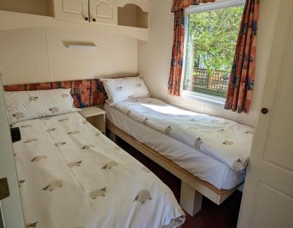 Newport Apartment | Glebe Farm Holidays