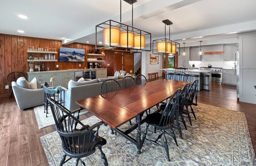 Blue Ridge House | Gleesome Inn - Waterfront | Private Dock | Stunning Views!