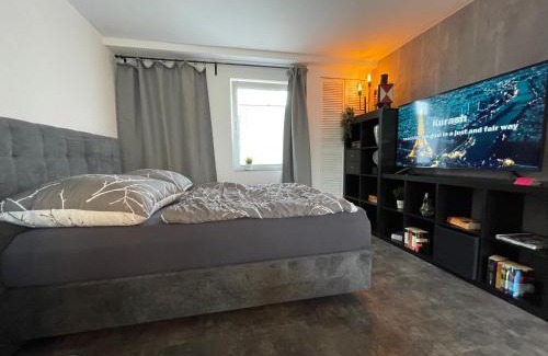 Bueckeburg Apartment | Gleis 11 - kontaktloser 24-7 Check-I, Boxpringbett, W-LAN & Parkplatz kostenlos
