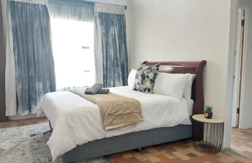 Waterkloof Glen House | Glen GuestHouse