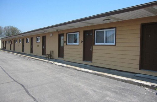 Utica Hotel | Glen Motel - Utica