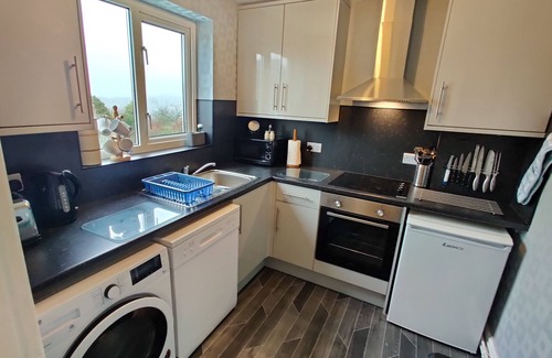 Upper Killay Apartment | Glen View a Stones Throw Away from The Gower!