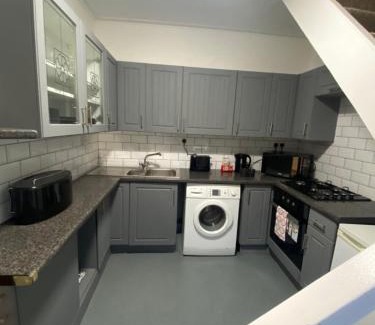 Largs Apartment | Glenashdale 28 A 1/R Boyd Street Largs KA308LE