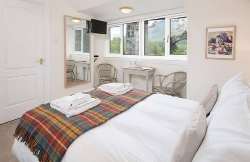 Crianlarich House | Glenbruar House