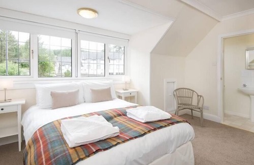 Crianlarich House | Glenbruar House