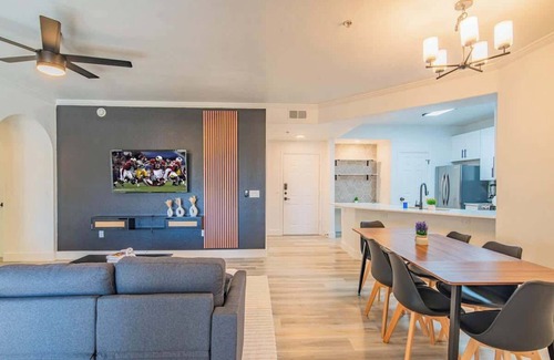 Glendale Sports and Entertainment District Apartment | Glendale 2BD Stay | Near Stadium, King Bed + W/D