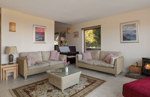 Saundersfoot Cottage | Glendale Cottage - Sea Views and Hot Tub