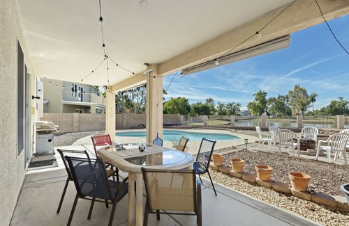 Arrowhead Ranch Villa | Glendale Golf Community Getaway