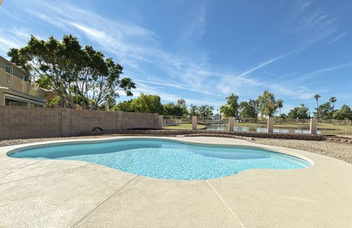 Arrowhead Ranch Villa | Glendale Golf Community Getaway