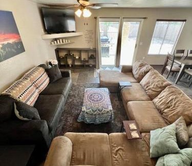 Glendale House | Glendale Pool Heat Pet Friendly