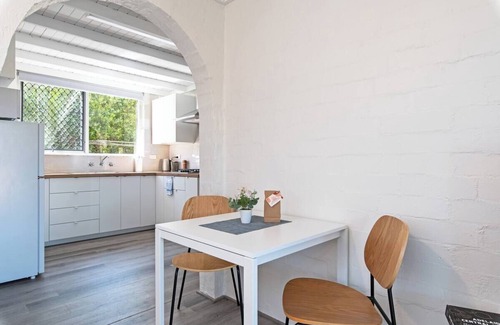 Glenelg North Apartment | Glenelg Getaway - 2BR + Parking